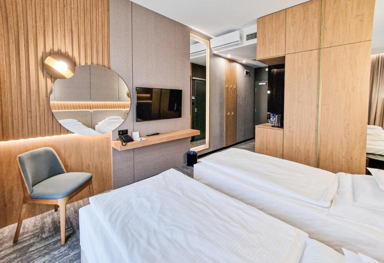 Hotel Arkas Prószków Екстериор снимка