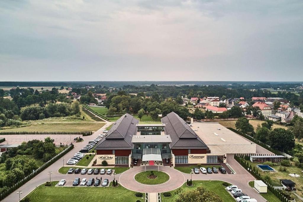 Hotel Arkas Prószków Екстериор снимка