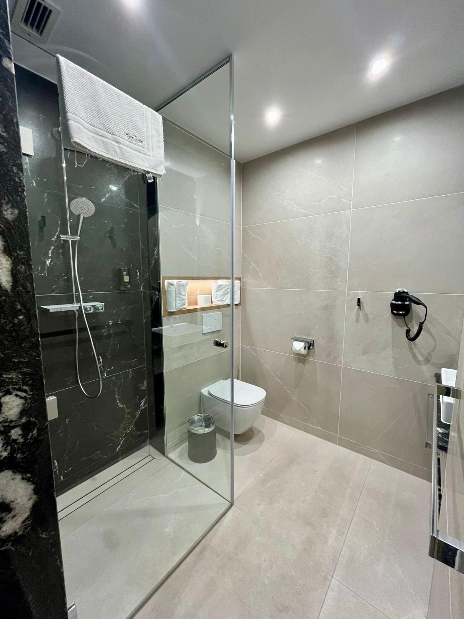 Hotel Arkas Prószków Екстериор снимка
