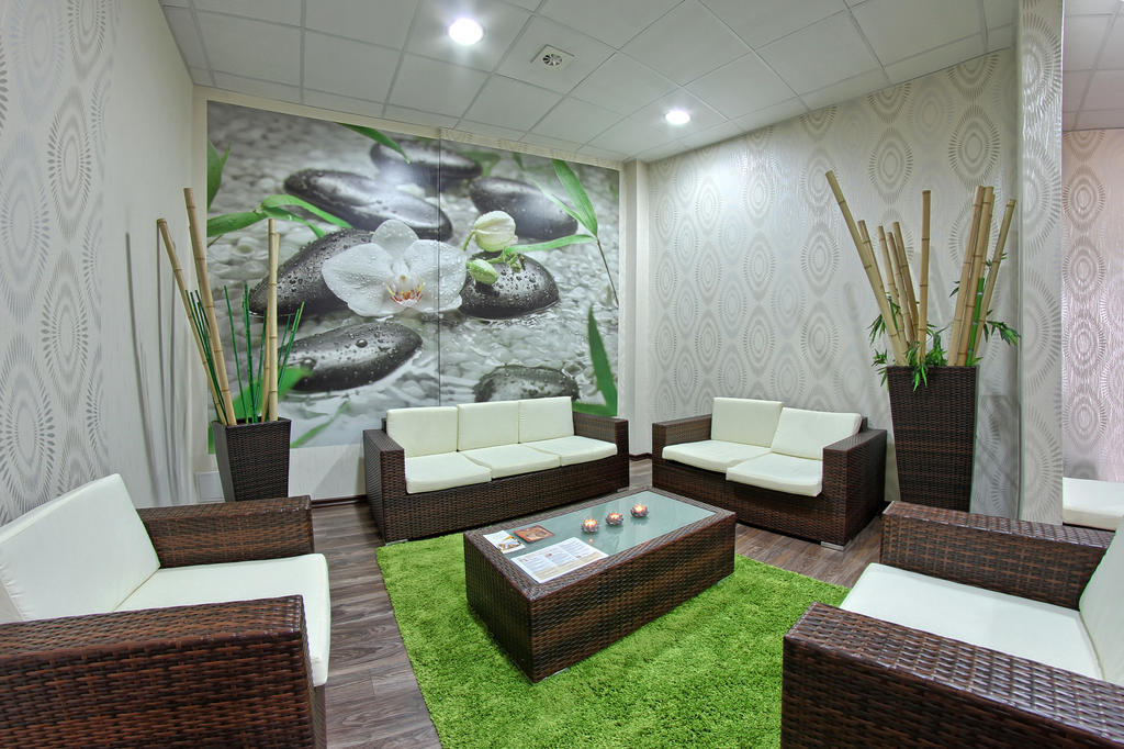 Hotel Arkas Prószków Екстериор снимка