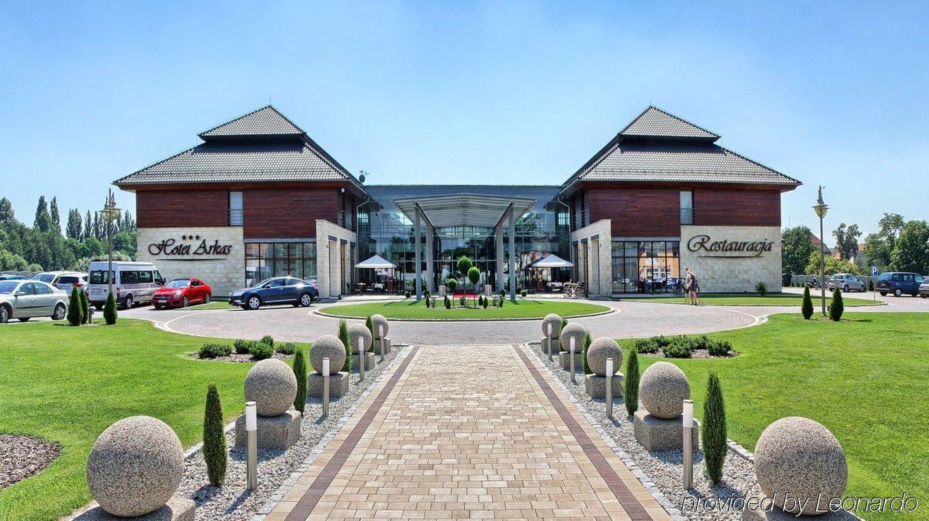 Hotel Arkas Prószków Екстериор снимка
