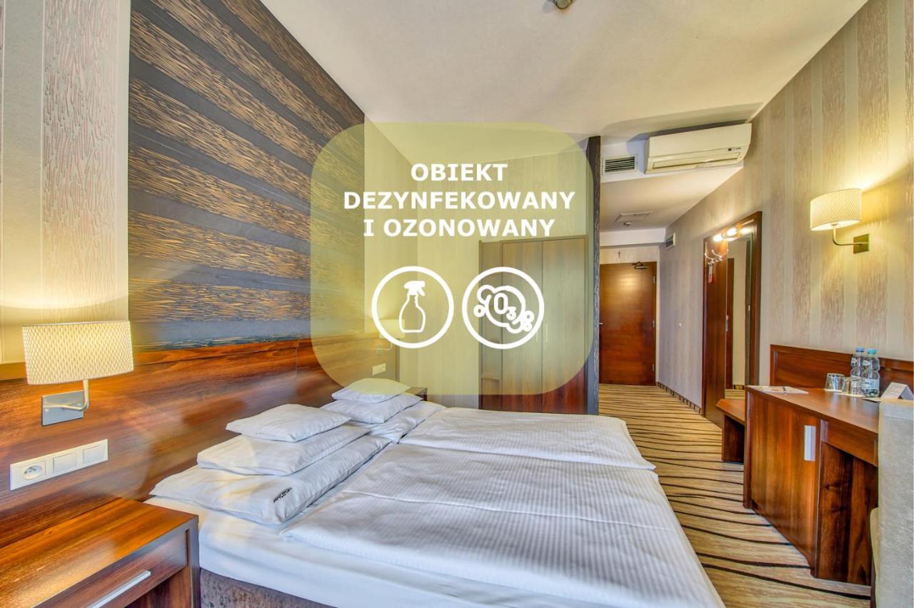 Hotel Arkas Prószków Екстериор снимка